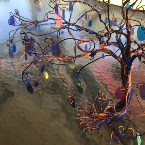 Beautiful blue breezy wire tree (25%=$44) lowest price ever (excluding coupons) - Picture 7 of 7